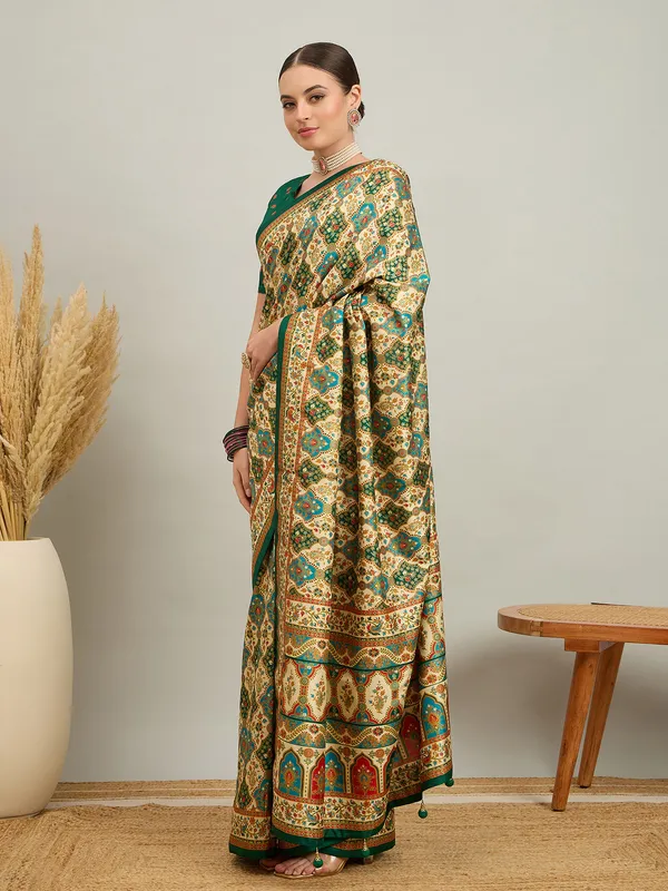 Women's_Silk_Blend_Cream_Digital_Print_Designer_Saree_With_Blouse_Piece