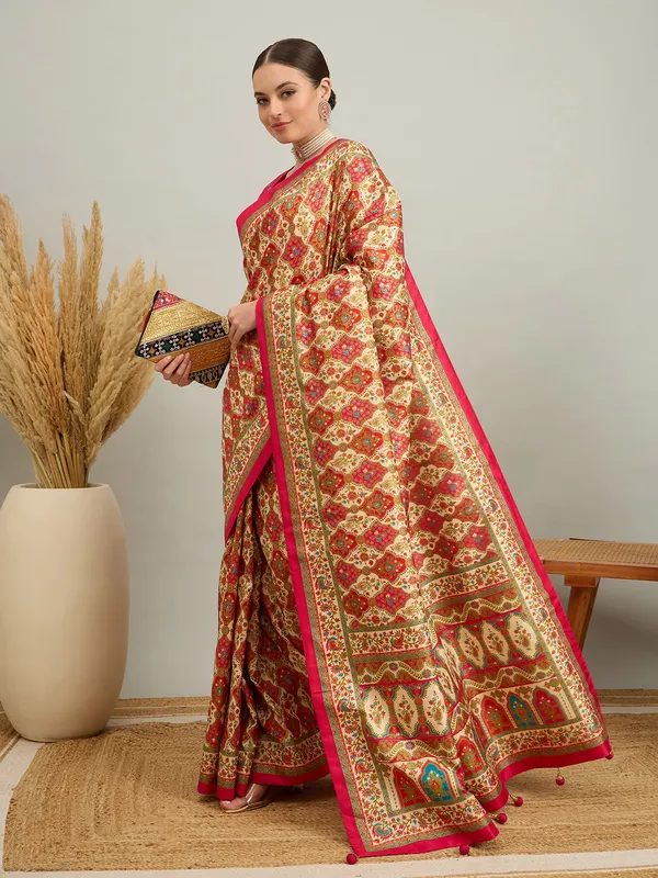 Women's_Silk_Blend_Cream_Digital_Print_Designer_Saree_With_Blouse_Piece