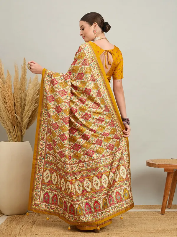 Women's_Silk_Blend_Cream_Digital_Print_Designer_Saree_With_Blouse_Piece