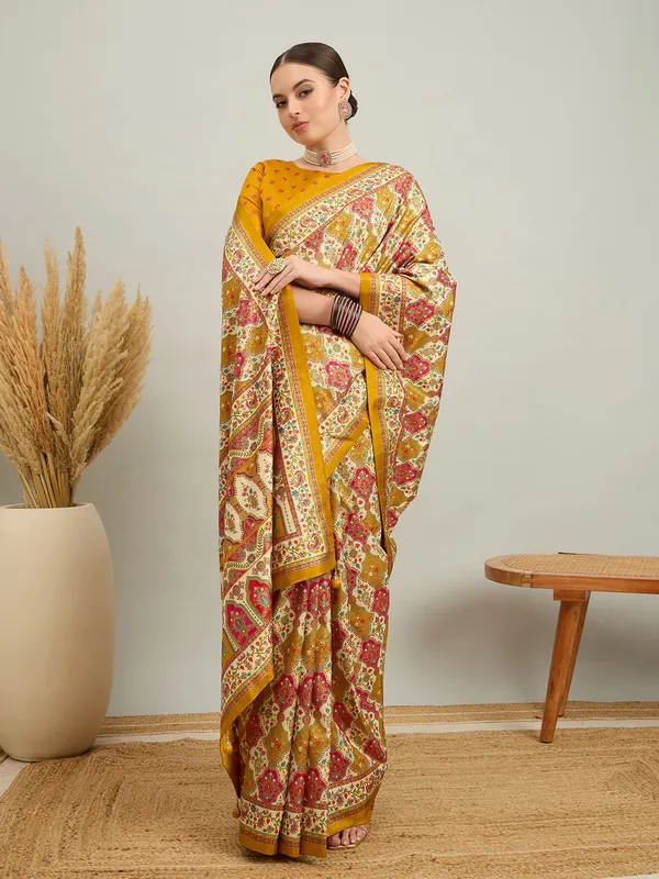 Women's_Silk_Blend_Cream_Digital_Print_Designer_Saree_With_Blouse_Piece