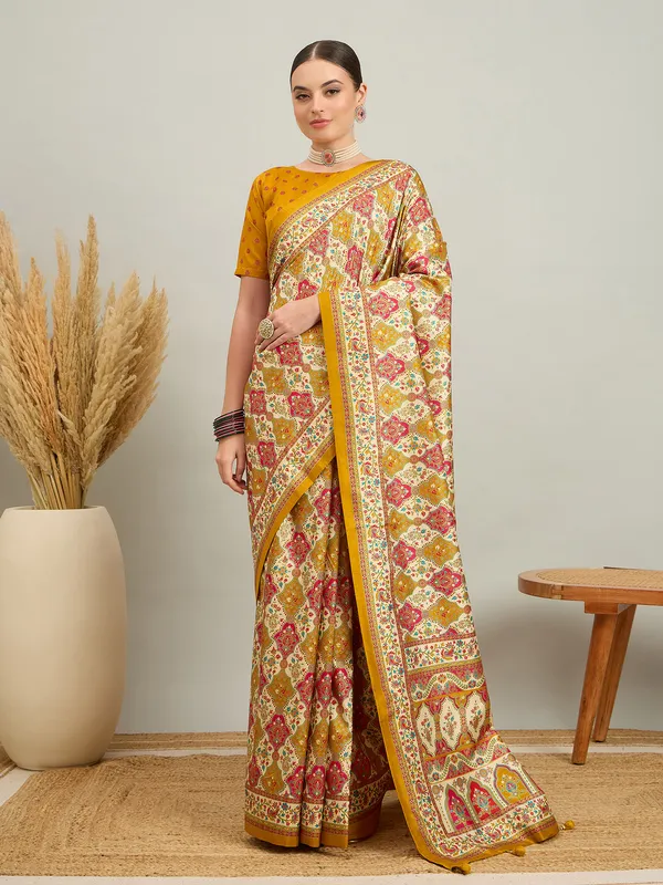 Women's_Silk_Blend_Cream_Digital_Print_Designer_Saree_With_Blouse_Piece