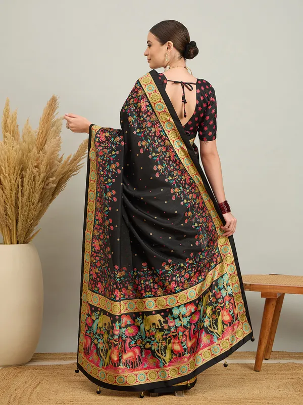 Women's_Silk_Blend_Black_Digital_Print_Designer_Saree_With_Blouse_Piece