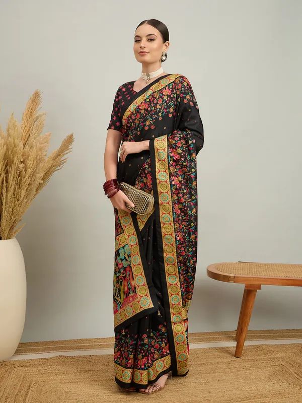 Women's_Silk_Blend_Black_Digital_Print_Designer_Saree_With_Blouse_Piece