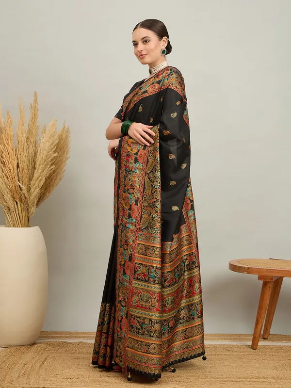 Women's_Silk_Blend_Black_Digital_Print_Designer_Saree_With_Blouse_Piece