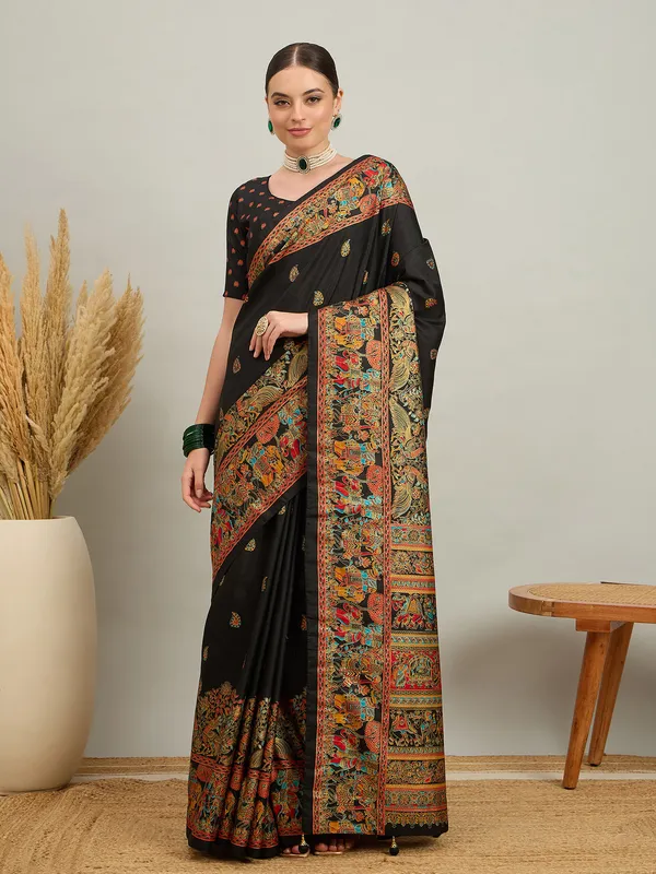 Women's_Silk_Blend_Black_Digital_Print_Designer_Saree_With_Blouse_Piece