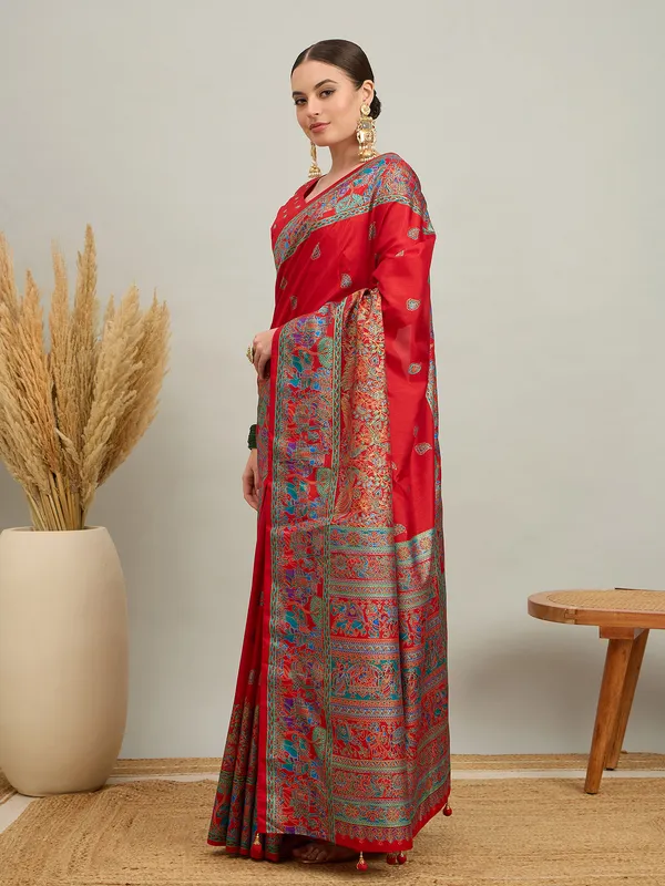 Women's_Silk_Blend_Red_Digital_Print_Designer_Saree_With_Blouse_Piece
