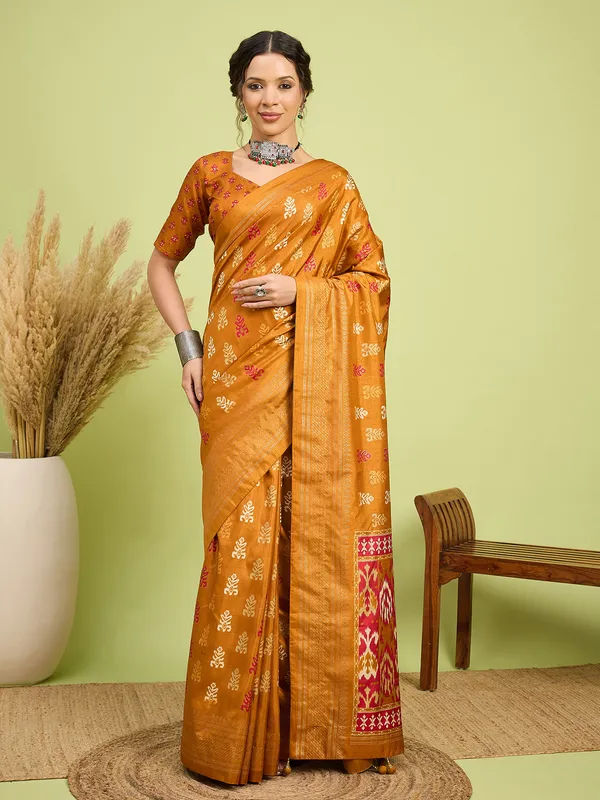 Women's_Silk_Blend_Mustard_Digital_Print_Designer_Saree_With_Blouse_Piece