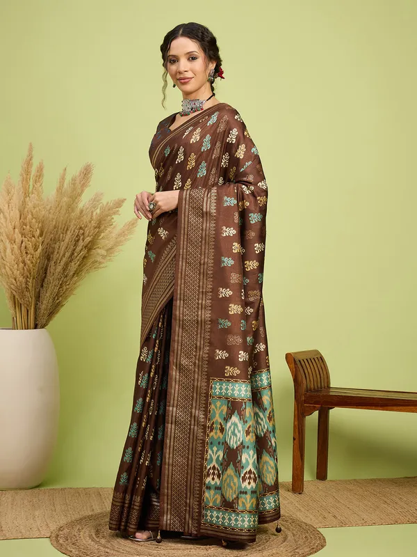 Women's_Silk_Blend_Brown_Digital_Print_Designer_Saree_With_Blouse_Piece