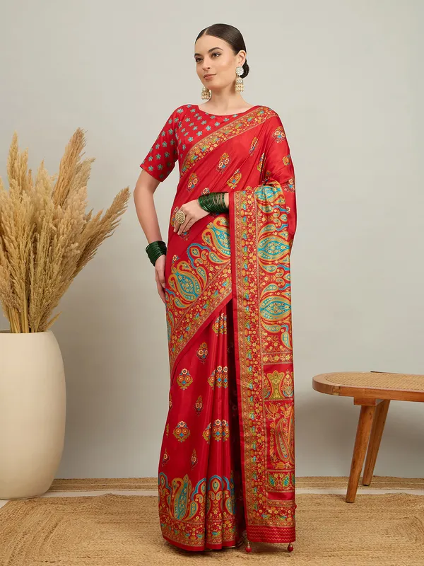 Women's_Silk_Blend_Red_Digital_Print_Designer_Saree_With_Blouse_Piece