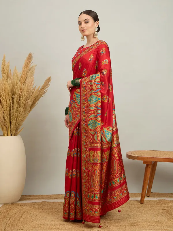 Women's_Silk_Blend_Red_Digital_Print_Designer_Saree_With_Blouse_Piece