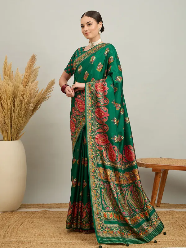 Women's_Silk_Blend_Green_Digital_Print_Designer_Saree_With_Blouse_Piece
