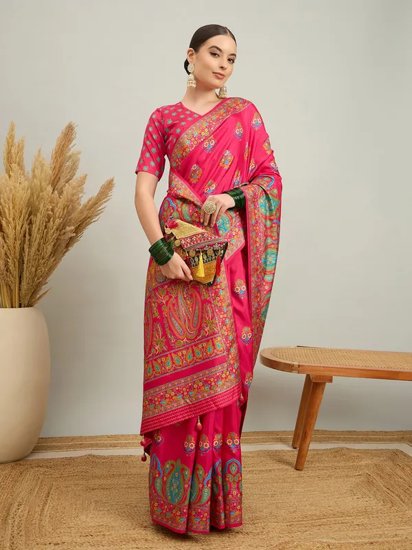Women's_Silk_Blend_Pink_Digital_Print_Designer_Saree_With_Blouse_Piece