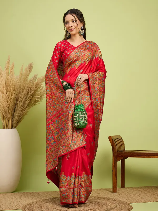 Women's_Silk_Blend_Red_Digital_Print_Designer_Saree_With_Blouse_Piece