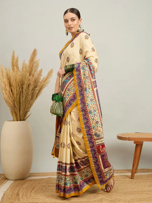 Women's_Silk_Blend_Cream_Digital_Print_Designer_Saree_With_Blouse_Piece