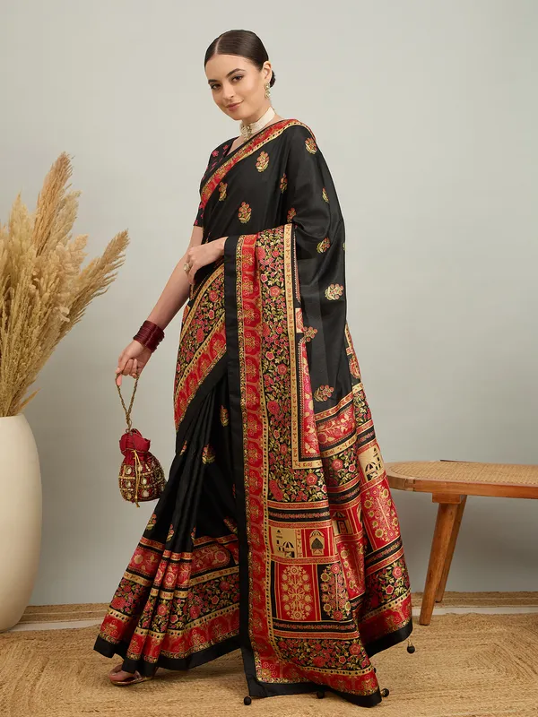 Women's_Silk_Blend_Black_Digital_Print_Designer_Saree_With_Blouse_Piece