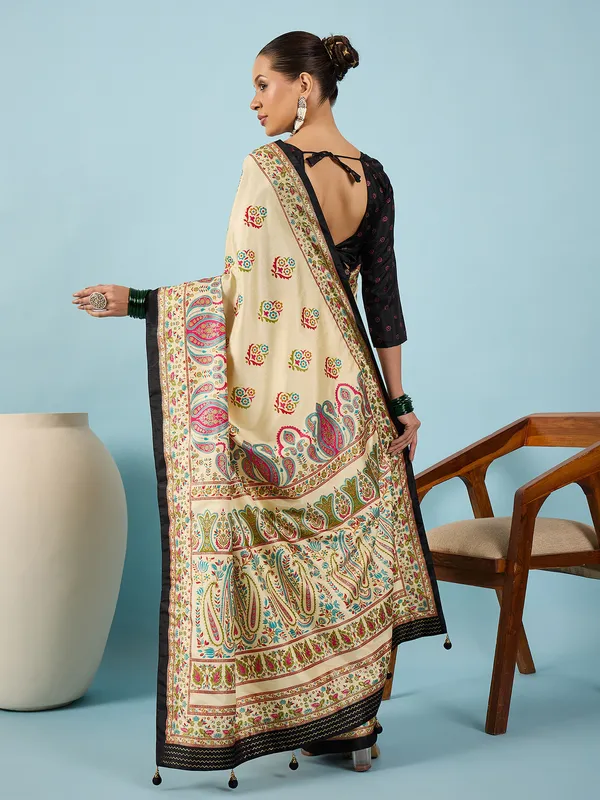 Women's_Silk_Blend_Off_White_Digital_Print_Designer_Saree_With_Blouse_Piece