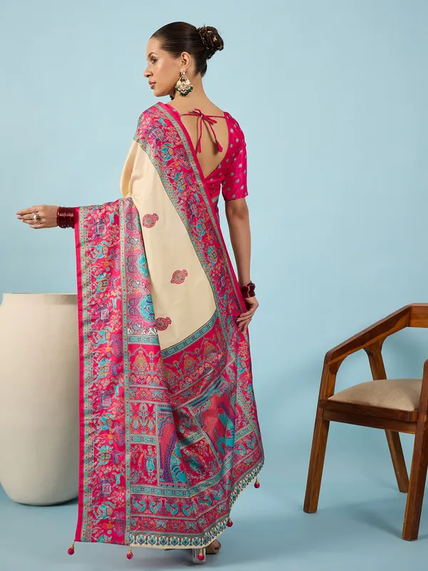 Women's_Silk_Blend_Pink_Digital_Print_Designer_Saree_With_Blouse_Piece