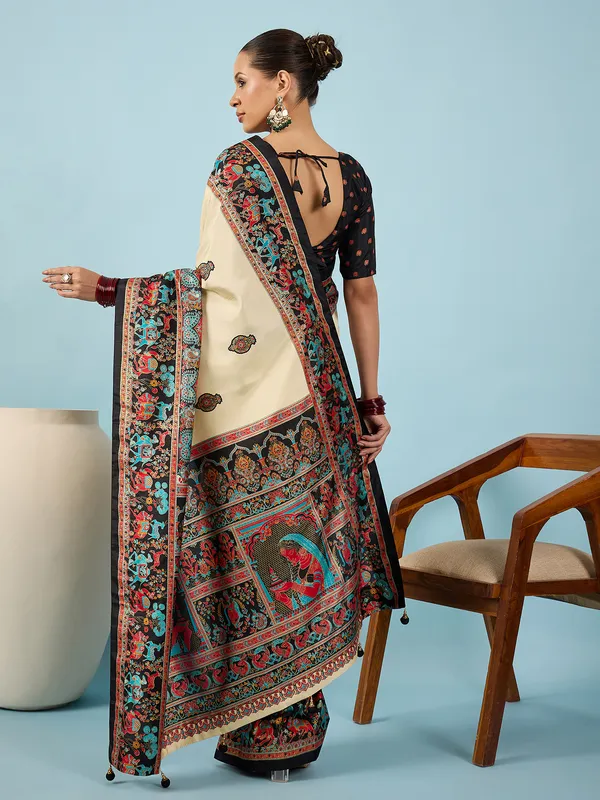 Women's_Silk_Blend_Black_Digital_Print_Designer_Saree_With_Blouse_Piece