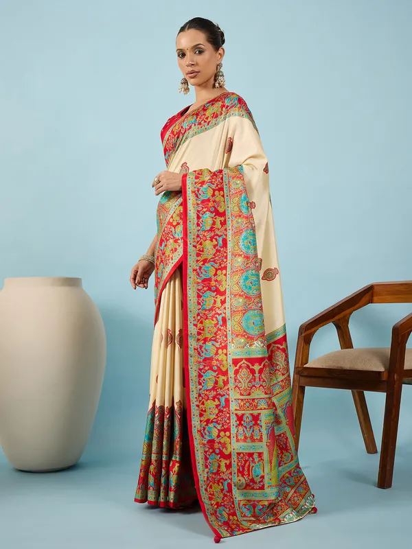 Women's_Silk_Blend_Red_Digital_Print_Designer_Saree_With_Blouse_Piece