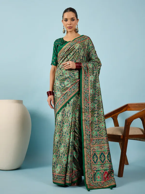 Women's_Silk_Blend_Dark_Green_Digital_Print_Designer_Saree_With_Blouse_Piece