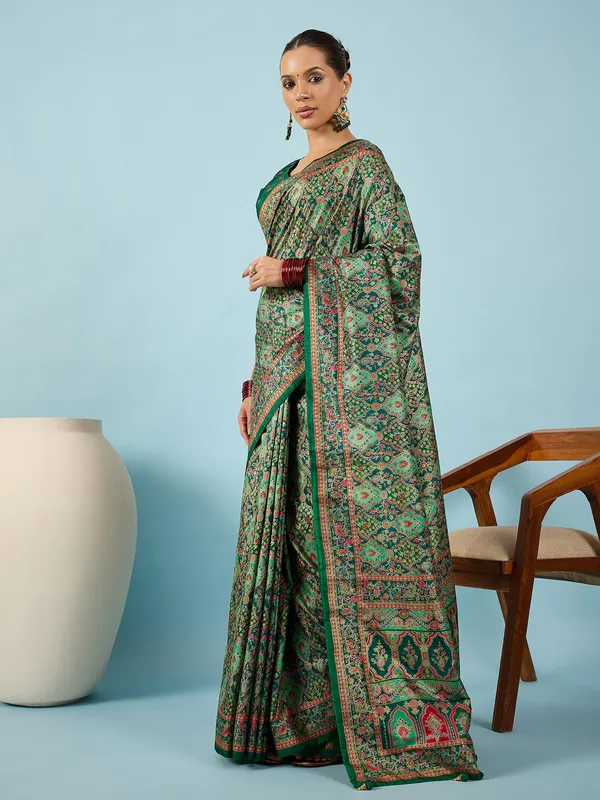 Women's_Silk_Blend_Dark_Green_Digital_Print_Designer_Saree_With_Blouse_Piece