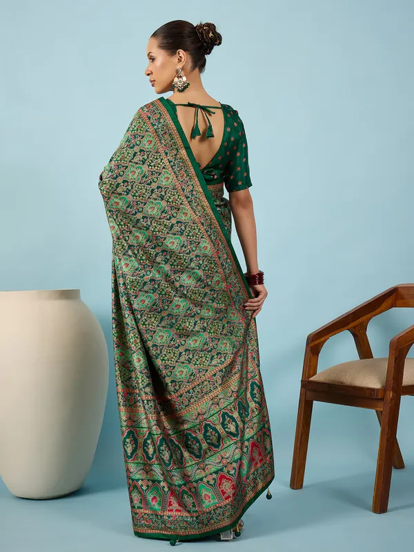 Women's_Silk_Blend_Dark_Green_Digital_Print_Designer_Saree_With_Blouse_Piece