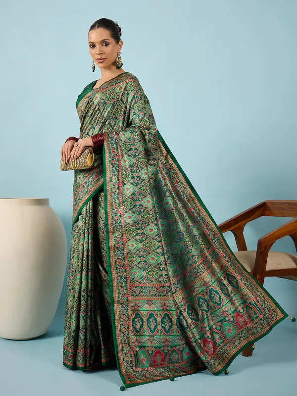 Women's_Silk_Blend_Dark_Green_Digital_Print_Designer_Saree_With_Blouse_Piece