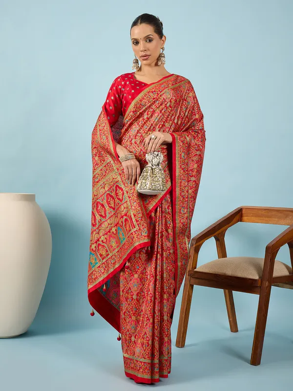 Women's_Silk_Blend_Red_Digital_Print_Designer_Saree_With_Blouse_Piece