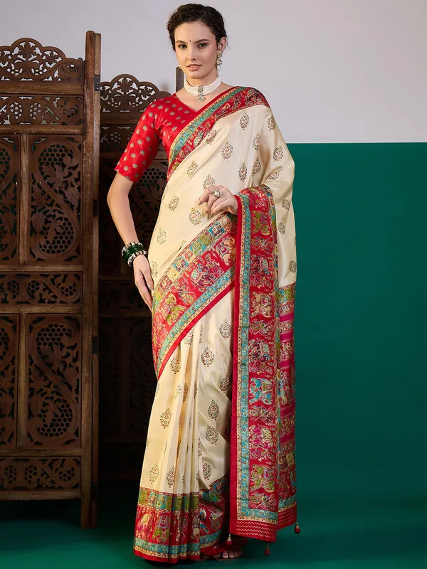 Women's_Silk_Blend_Red_Digital_Print_Designer_Saree_With_Blouse_Piece