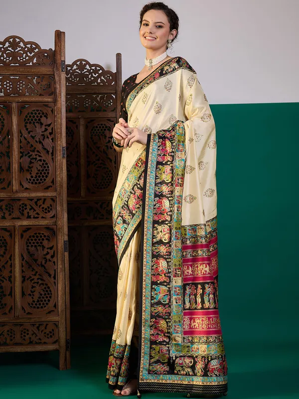Women's_Silk_Blend_Black_Digital_Print_Designer_Saree_With_Blouse_Piece