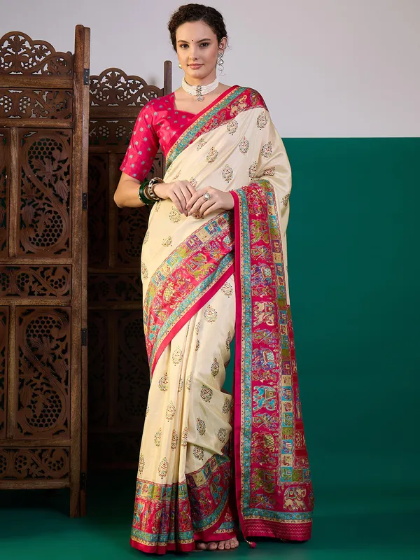 Women's_Silk_Blend_Pink_Digital_Print_Designer_Saree_With_Blouse_Piece