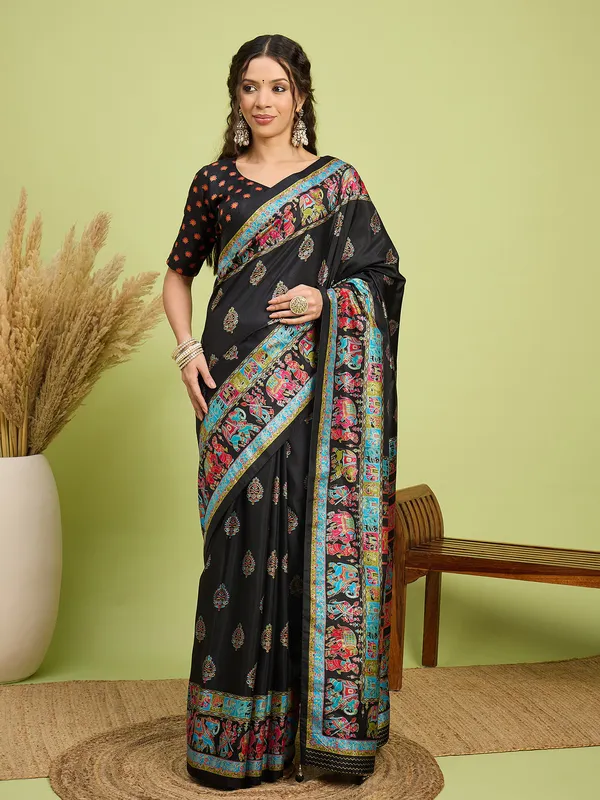 Women's_Silk_Blend_Black_Digital_Print_Designer_Saree_With_Blouse_Piece