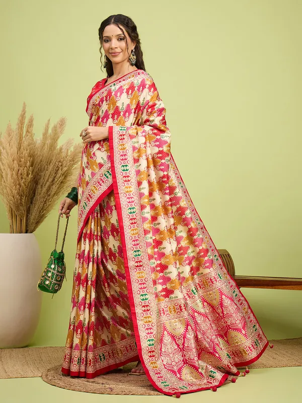 Women's_Silk_Blend_Red_Digital_Print_Designer_Saree_With_Blouse_Piece