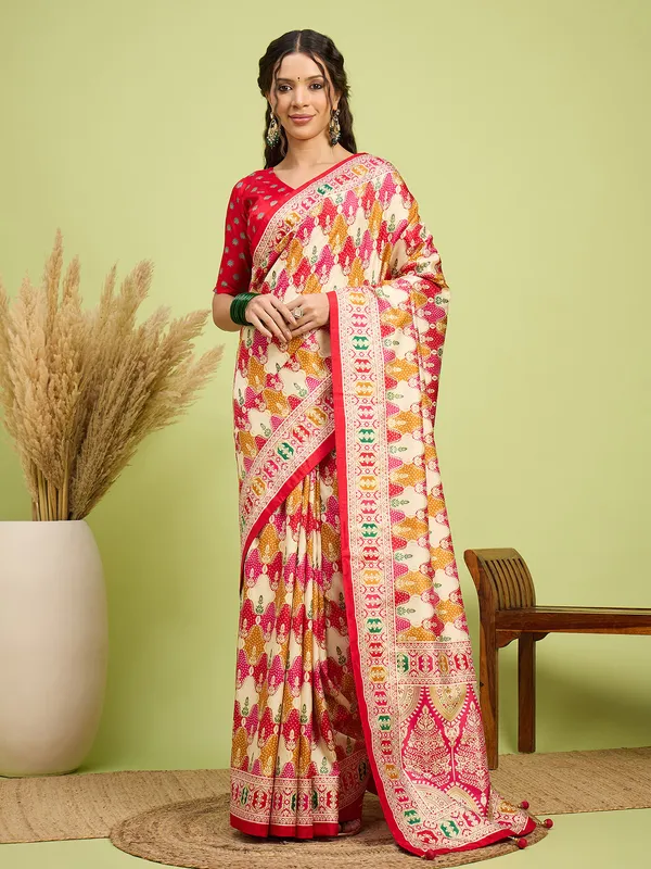 Women's_Silk_Blend_Red_Digital_Print_Designer_Saree_With_Blouse_Piece