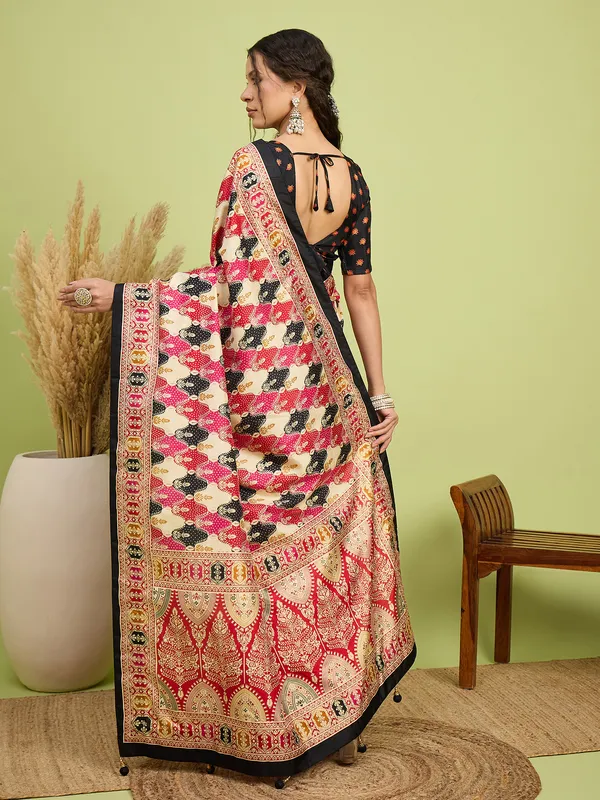 Women's_Silk_Blend_Black_Digital_Print_Designer_Saree_With_Blouse_Piece