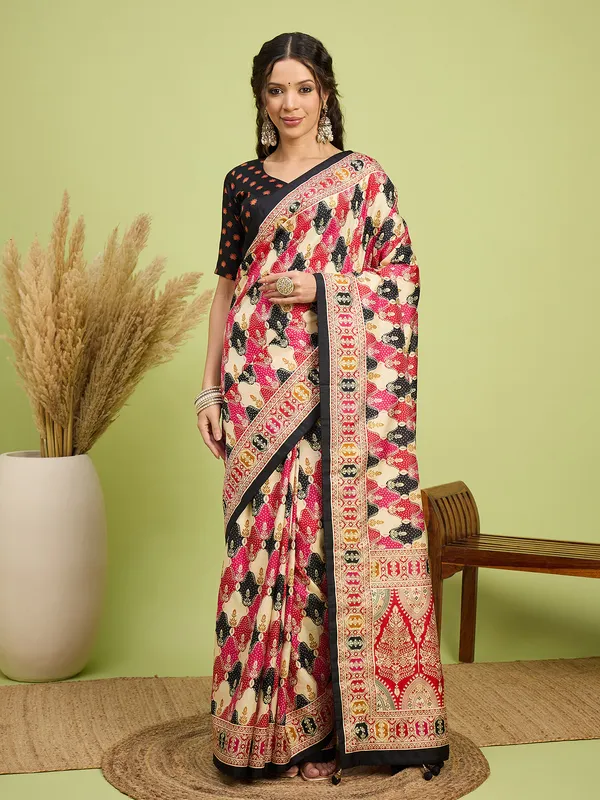 Women's_Silk_Blend_Black_Digital_Print_Designer_Saree_With_Blouse_Piece