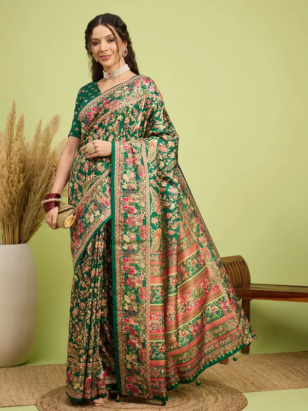 Women's_Silk_Blend_Green_Digital_Print_Designer_Saree_With_Blouse_Piece