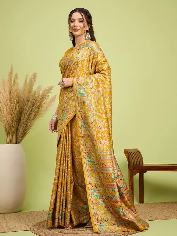 Women's_Silk_Blend_Yellow_Digital_Print_Designer_Saree_With_Blouse_Piece