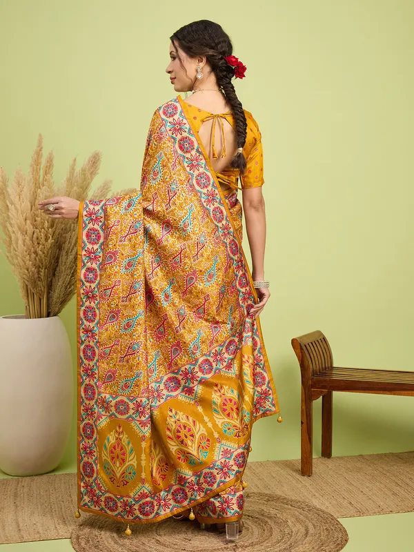 Women's_Silk_Blend_Assorted_Digital_Print_Designer_Saree_With_Blouse_Piece