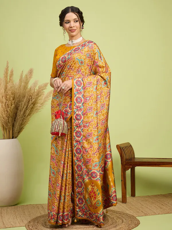 Women's_Silk_Blend_Assorted_Digital_Print_Designer_Saree_With_Blouse_Piece