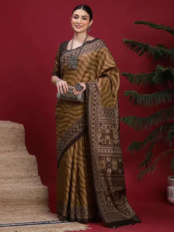 Women's_Silk_Blend_Coffee_Brown_Digital_Print_Designer_Saree_With_Blouse_Piece