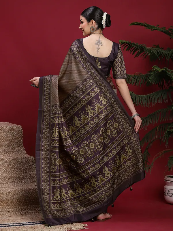 Women's_Silk_Blend_Grey_Digital_Print_Designer_Saree_With_Blouse_Piece