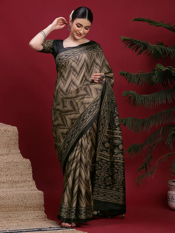 Women's_Silk_Blend_Beige_Digital_Print_Designer_Saree_With_Blouse_Piece