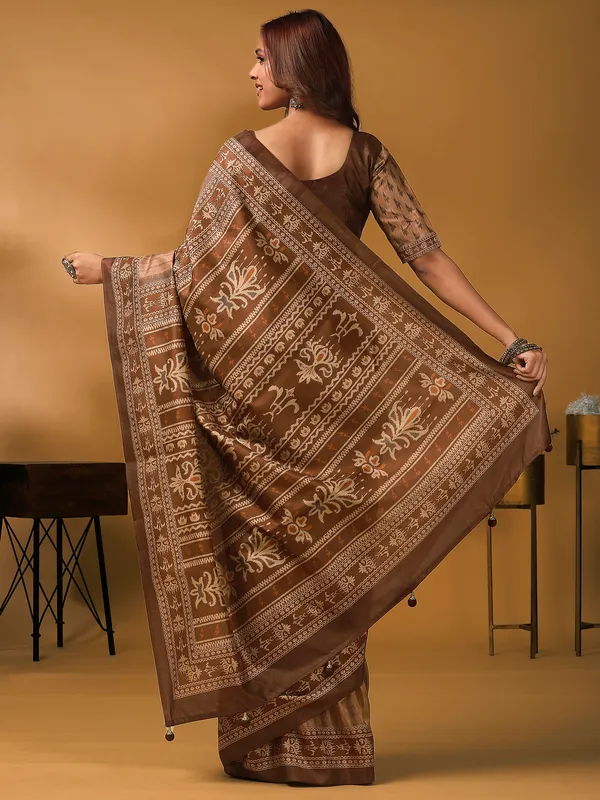 Women's_Silk_Blend_Brown_Digital_Print_Designer_Saree_With_Blouse_Piece