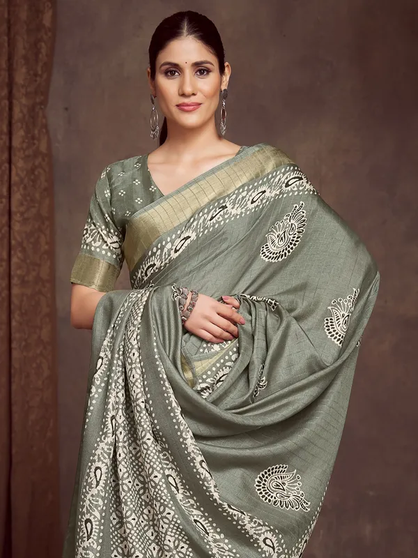 Women's_Silk_Blend_Light_Green_Printed_Designer_Saree_With_Blouse_Piece