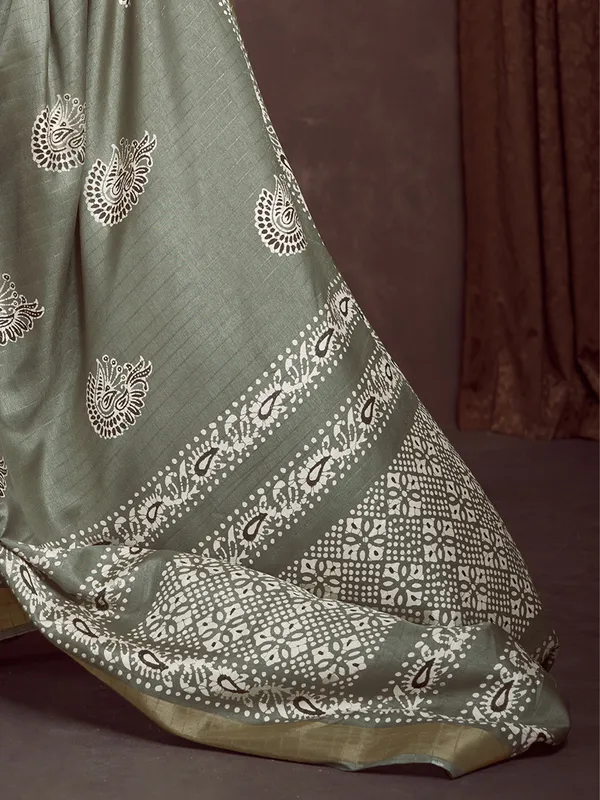 Women's_Silk_Blend_Light_Green_Printed_Designer_Saree_With_Blouse_Piece