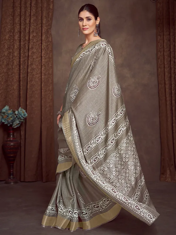 Women's_Silk_Blend_Cream_Printed_Designer_Saree_With_Blouse_Piece