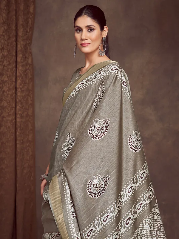 Women's_Silk_Blend_Cream_Printed_Designer_Saree_With_Blouse_Piece