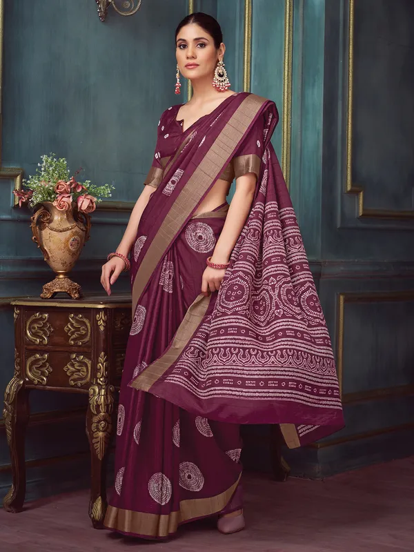 Women's_Silk_Blend_Burgundy_Printed_Designer_Saree_With_Blouse_Piece