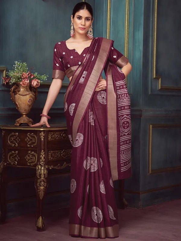 Women's_Silk_Blend_Burgundy_Printed_Designer_Saree_With_Blouse_Piece
